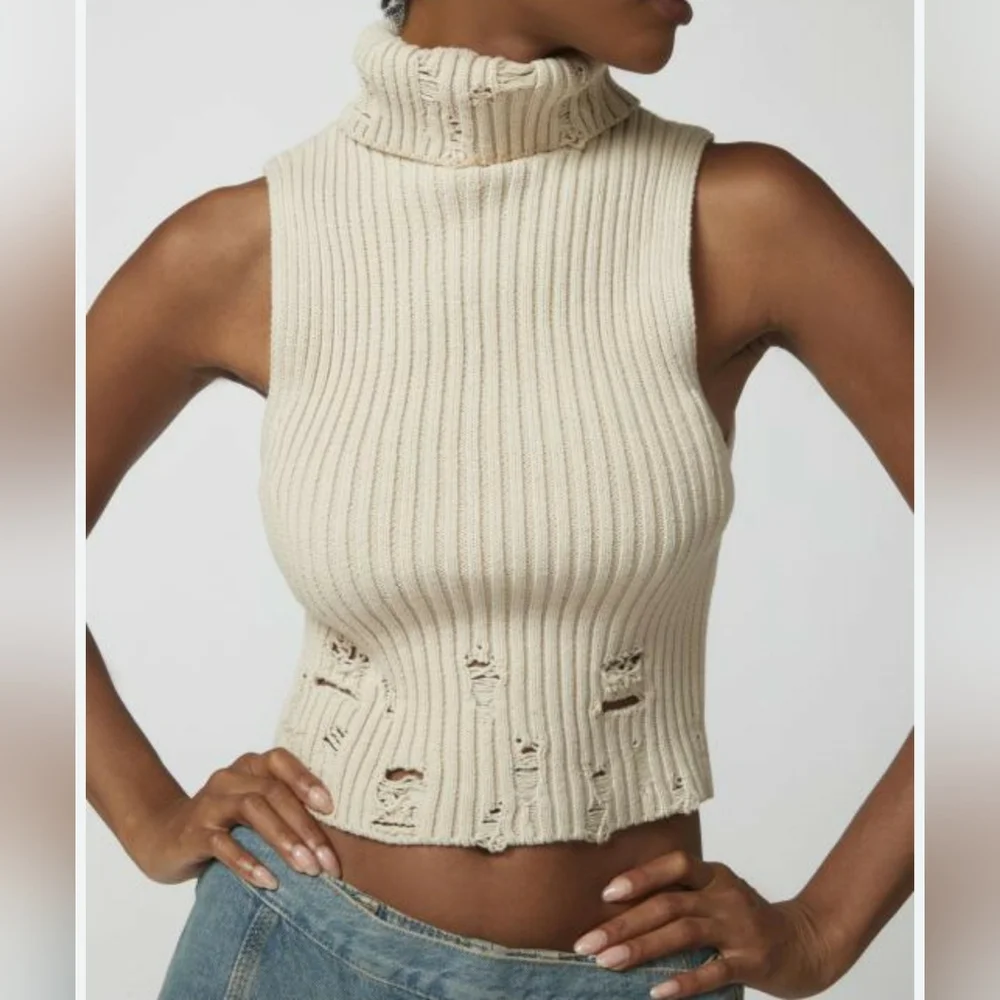 UO SLEEVELESS TURTLENECK SWEATER Urban Outfitters - Picture 1 of 10